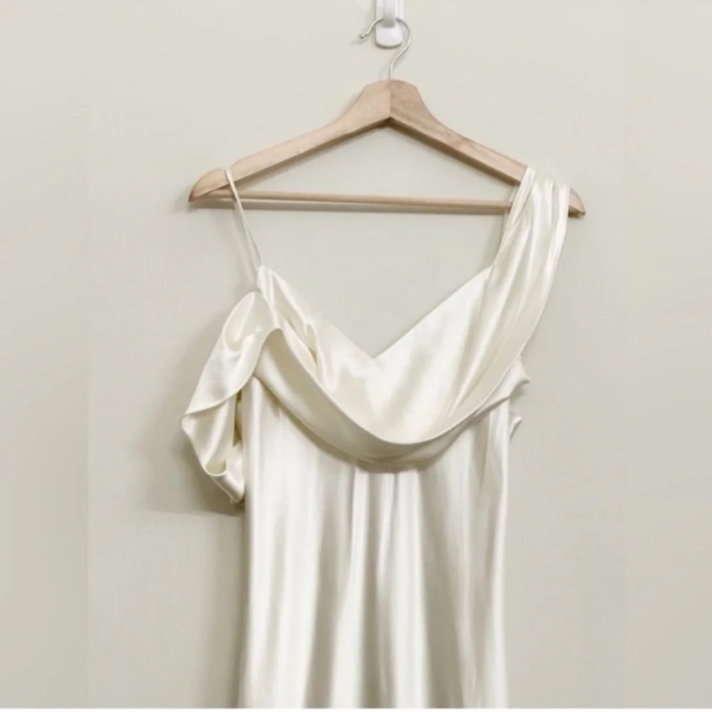 NWT Reformation Ronda One ShoulderAsymmetrical Neckline Silk Dress Ivory Sz 8 - Picture 7 of 16